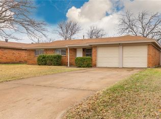 833 N Crosby Ave, White Settlement, TX 76108