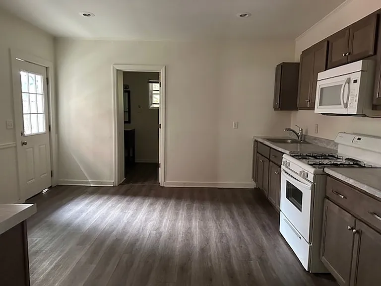 311 S 2nd St #1 — Photo 6