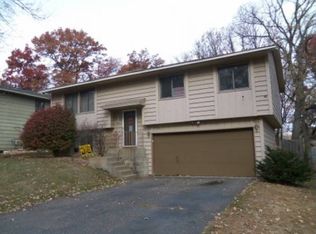 947 124th Ln NW, Coon Rapids, MN 55448