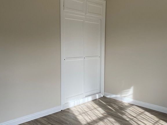 5th image of 9300 S Manhattan Pl