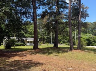 1 Stanley Rd, Beaufort, SC 29906