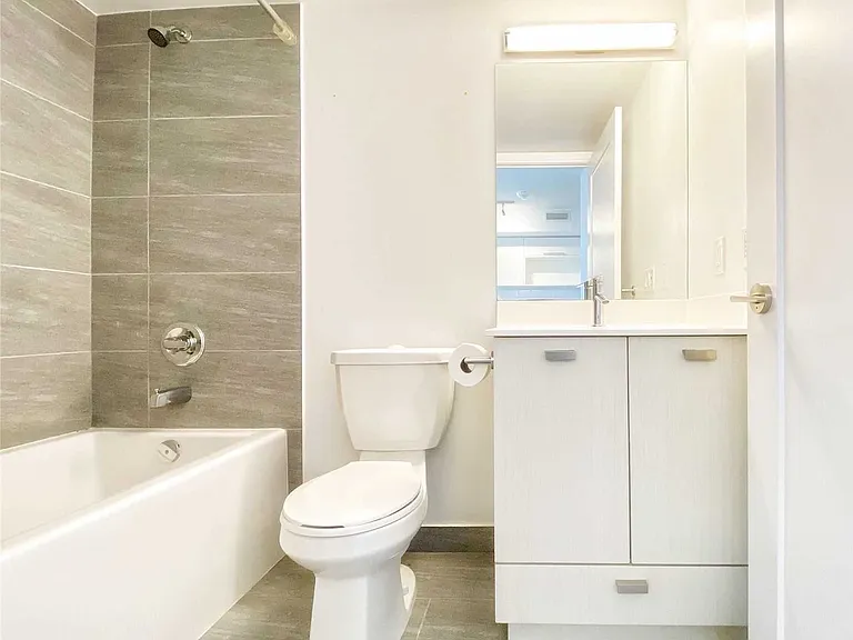 275 Village Green Sq #821 — Photo 15