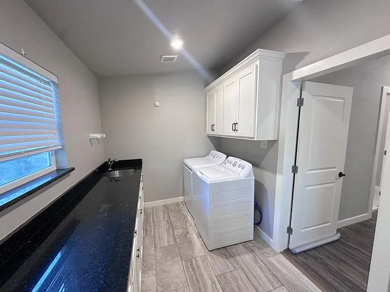 2903 Carpenter Ave — Photo 22
