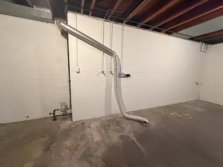4010 Newport Ave — Photo 8