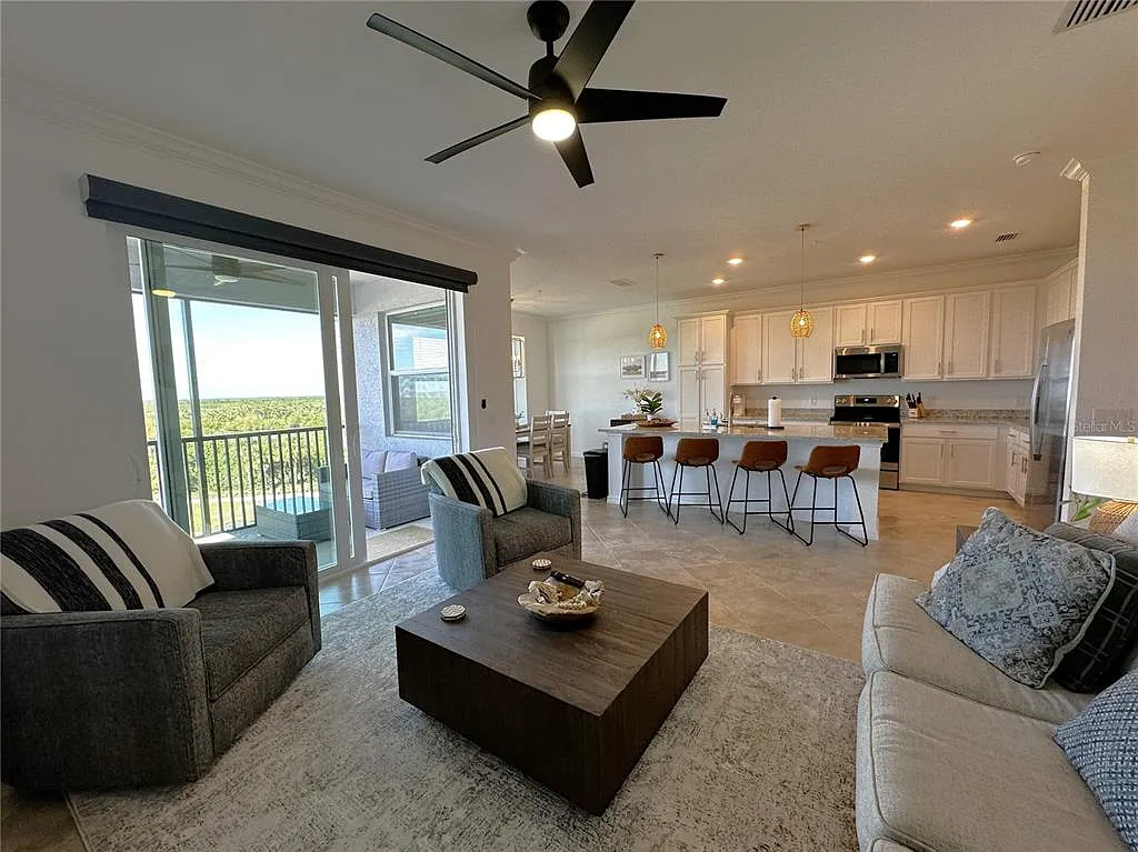 2 bed, 2.0 bath, 1154 sqft, $6,000 — Photo 3