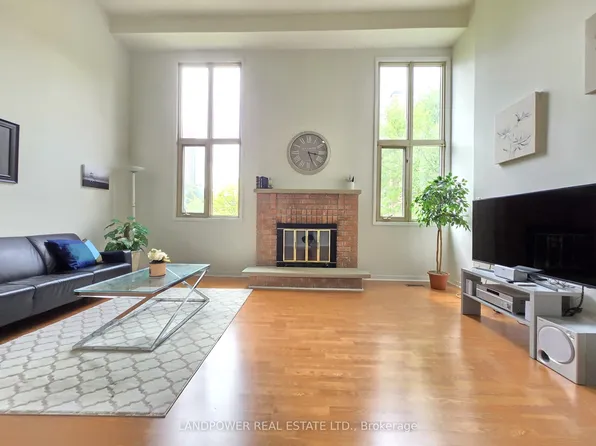 10 Cardwell Ave #75, Toronto, ON M1S 4Y5