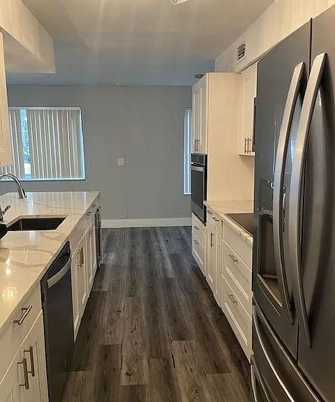 992 NW 93rd Ave — Photo 7