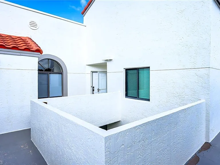 586 Beachwalk Cir #O-305 — Photo 6
