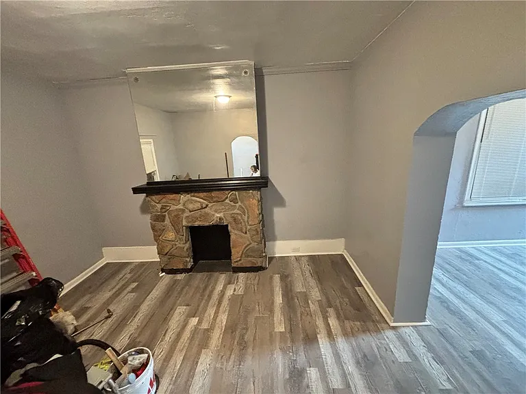 247 Rochelle St — Photo 8
