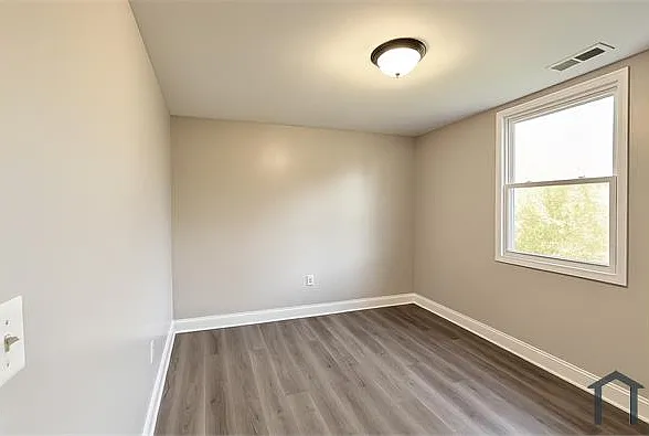 3 bed, $3,000 — Photo 2