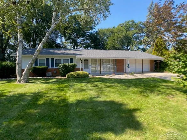 2201 Augsburg Dr, Saginaw, MI 48603