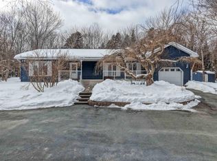 8 Castlewood Dr, Fall River, NS B2T 1E8