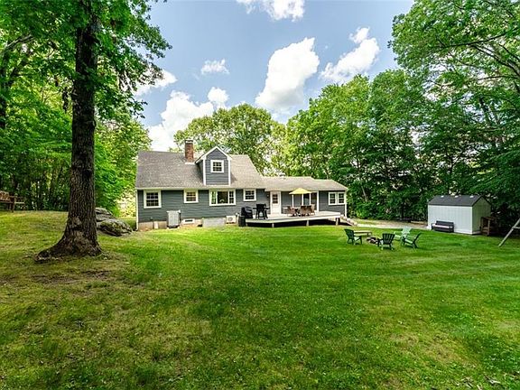 4th image of 25 Hickory Ln
