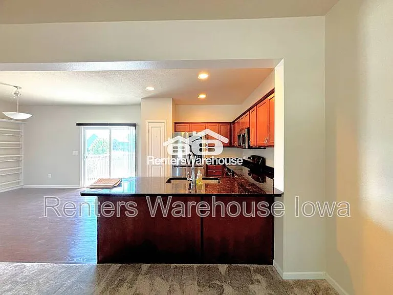 52 SE Booth Ave — Photo 8