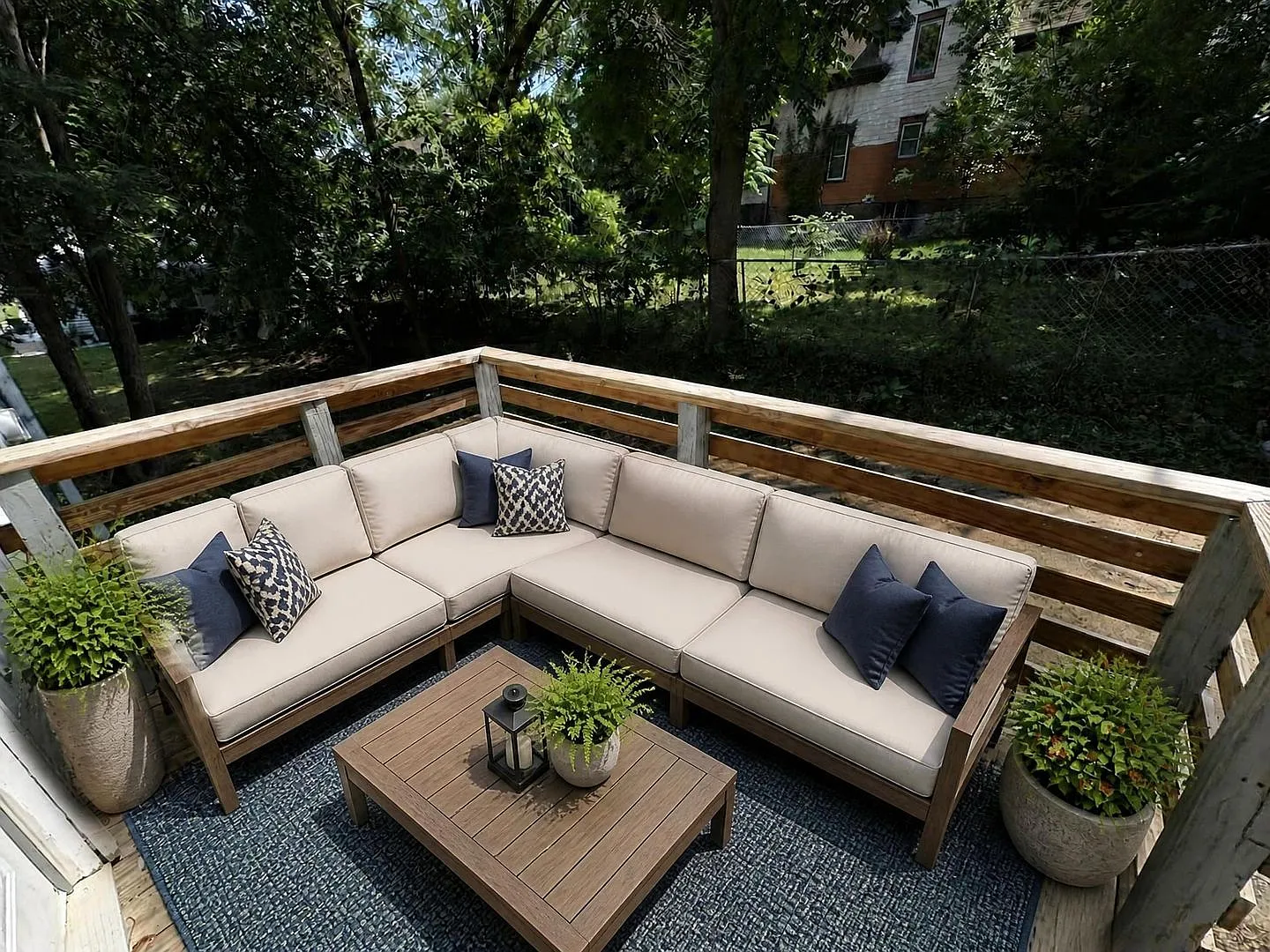 2BR Fully Remodeled — Photo 4