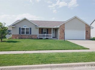1316 W Harborway Dr, Chillicothe, IL 61523