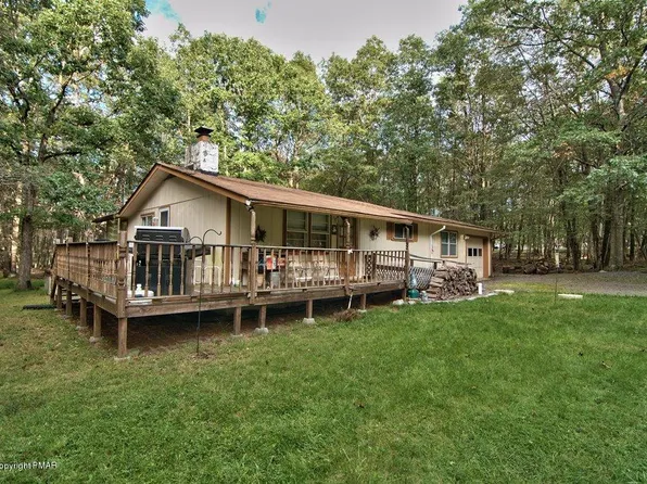 10 Cedar Ln, Albrightsville, PA 18210
