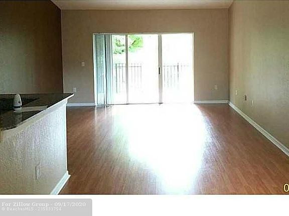 4th image of 2540 Centergate Dr