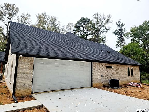 4th image of 104A Woodridge Ests
