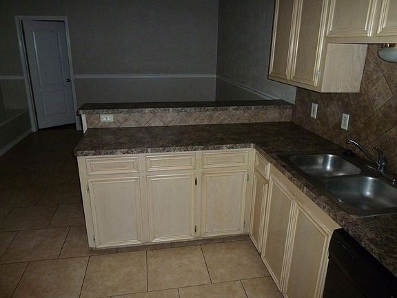 3rd image of 4305 Beaver Creek Dr