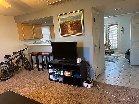 4th image of 3527 S Oaklawn Cir