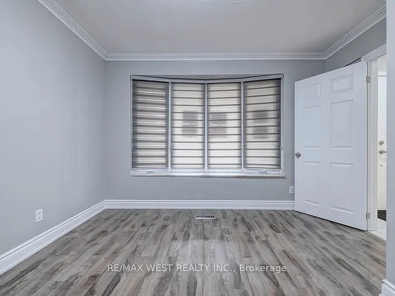 16 Hasbrooke Dr #MAIN LVL — Photo 9