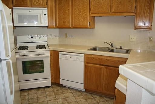 5th image of 600 N The Strand Unit 38