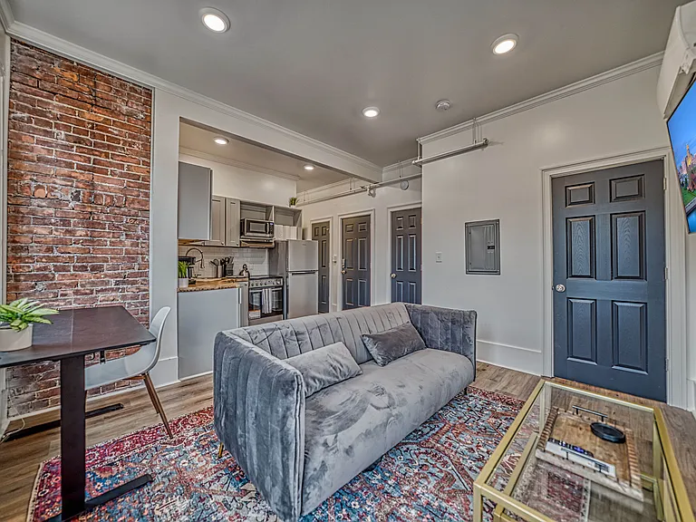 46 Allen St #3 — Photo 7