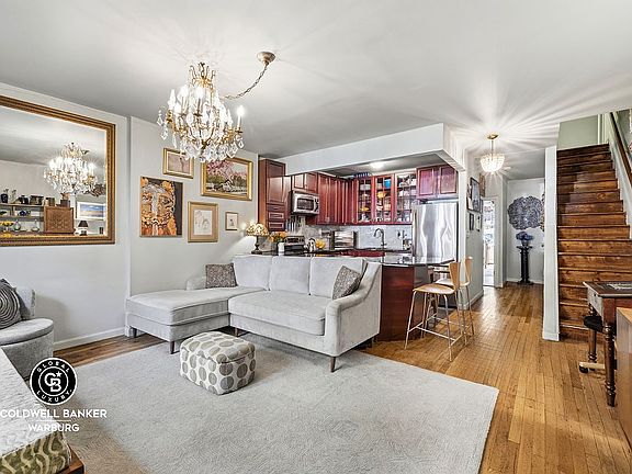 5th image of 252 W 136th St