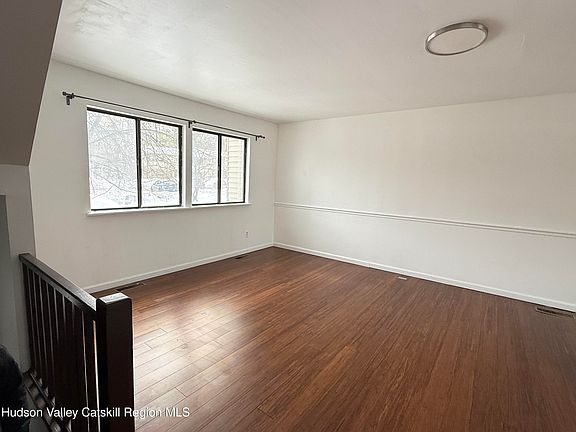 3rd image of 259 Village Ct
