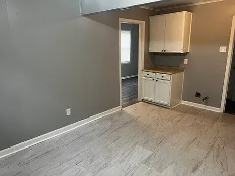 2 bed, 1.0 bath, 991 sqft, $1,095 — Photo 3