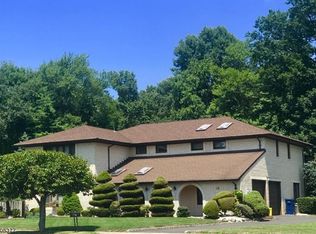18 Ginesi Dr, Clark, NJ 07066