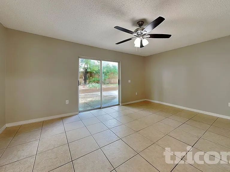 2415 Woody Trace Ln — Photo 3