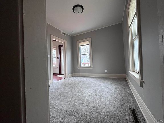 5th image of 1904 James St