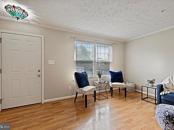 3rd image of 515 Green Valley Ct