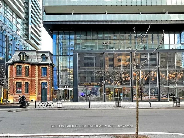15 Grenville St #3706 — Photo 19
