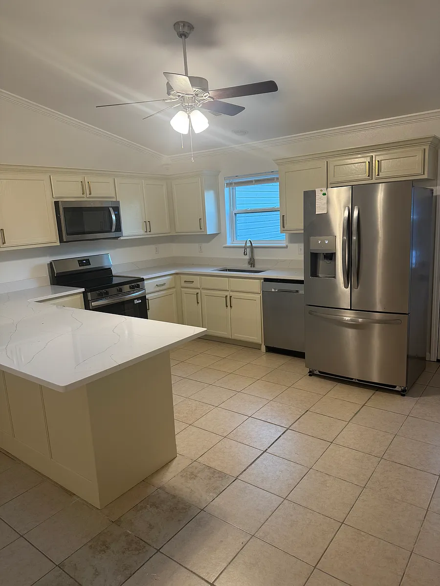 Building Photo - 112 Caraway Ter #B