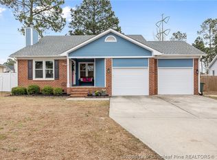 3529 Chaucer Dr, Hope Mills, NC 28348