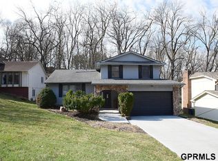 808 Moore Dr, Bellevue, NE 68005