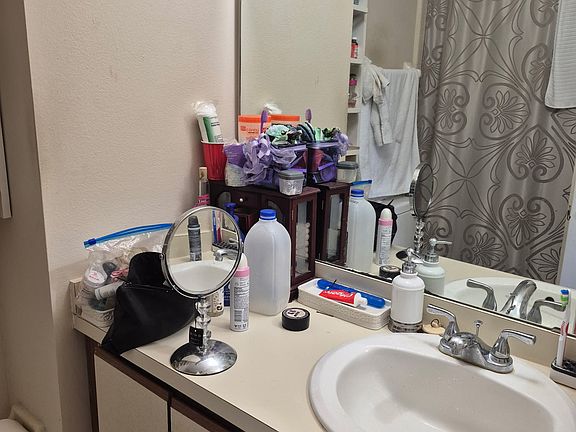 3rd image of 206 Watts Ln APT C