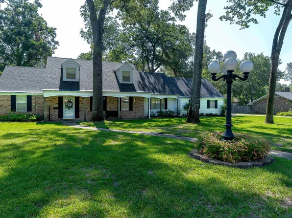 604 Ambassador Blvd, Marshall, TX 75672