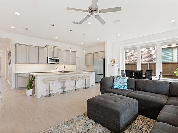 5th image of 1153 Canuela Way