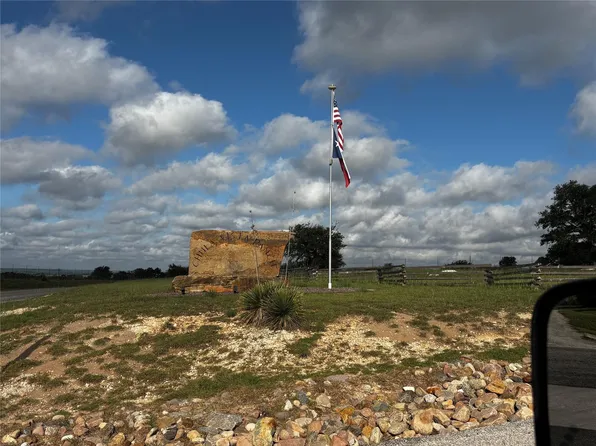 8 Calle Del Sol Dr, Fredericksburg, TX 78624