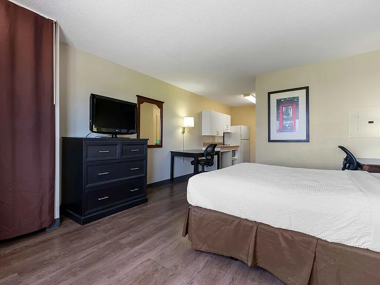 Studio Suite - 1 Queen Bed