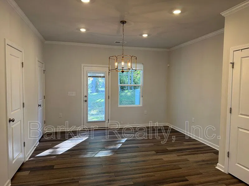 2 bed, 2.5 bath, 1518 sqft, $1,725 — Photo 2