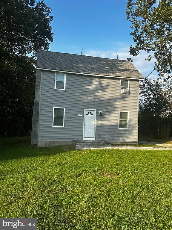 3 bed, 1.0 bath, 1141 sqft, $2,900 — Photo 3