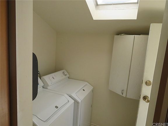 4th image of 5028 Varna Ave