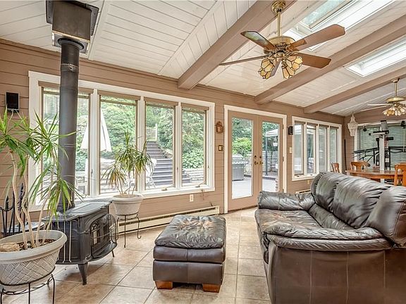 5th image of 1748 Kings Ct
