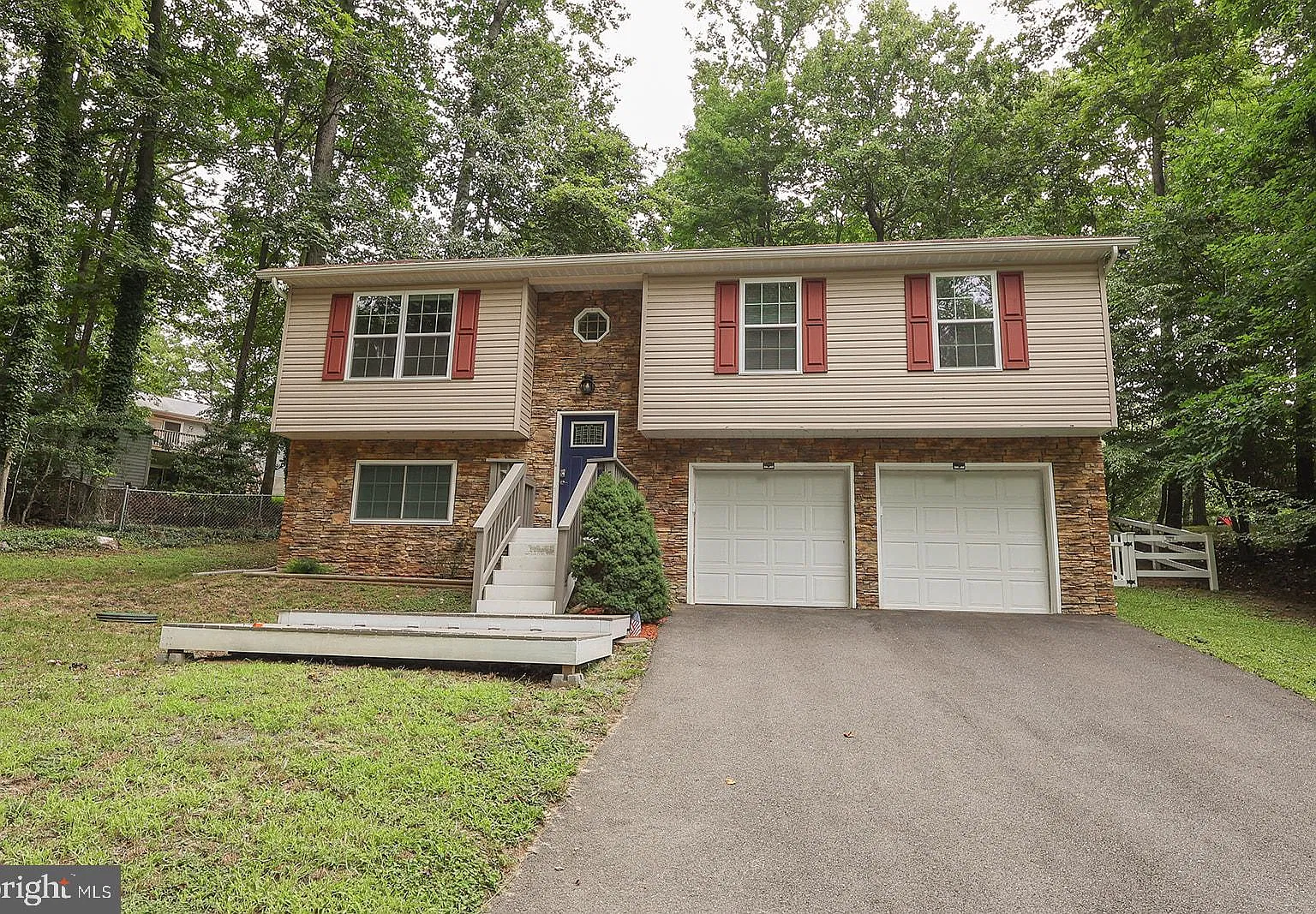 4 bed, 3.0 bath, 1624 sqft, $2,300 — Photo 1