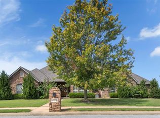 3427 N Briargate Dr, Fayetteville, AR 72703